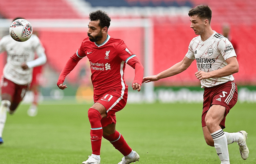 它映照出年 它映照出年